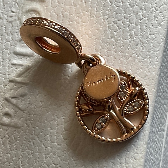 Pandora Rose Gold Family Tree charm - Picture 6 of 6